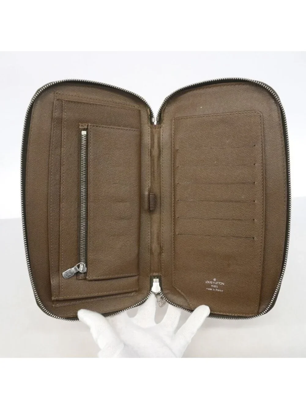 Louis Vuitton Wallet Taiga Organizer Atoll Grizzly